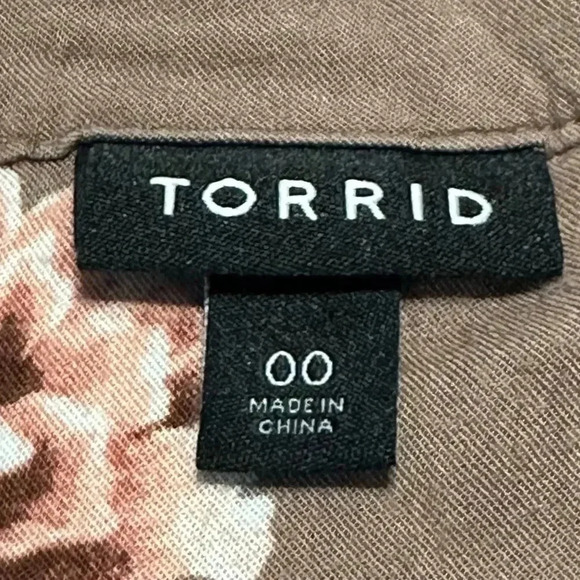 Torrid Dusty rose floral print top size 00/10-medium/large - Picture 8 of 9